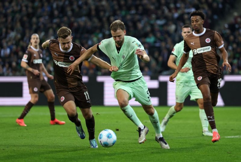 Monchengladbach nhiều khả năng có 3 điểm trước St Pauli